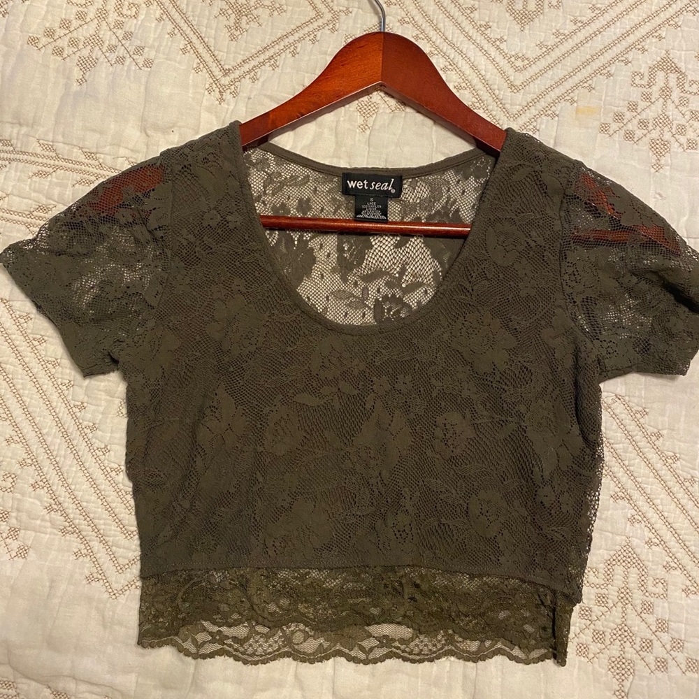 ⭐️5/25⭐️ Lace Crop Top